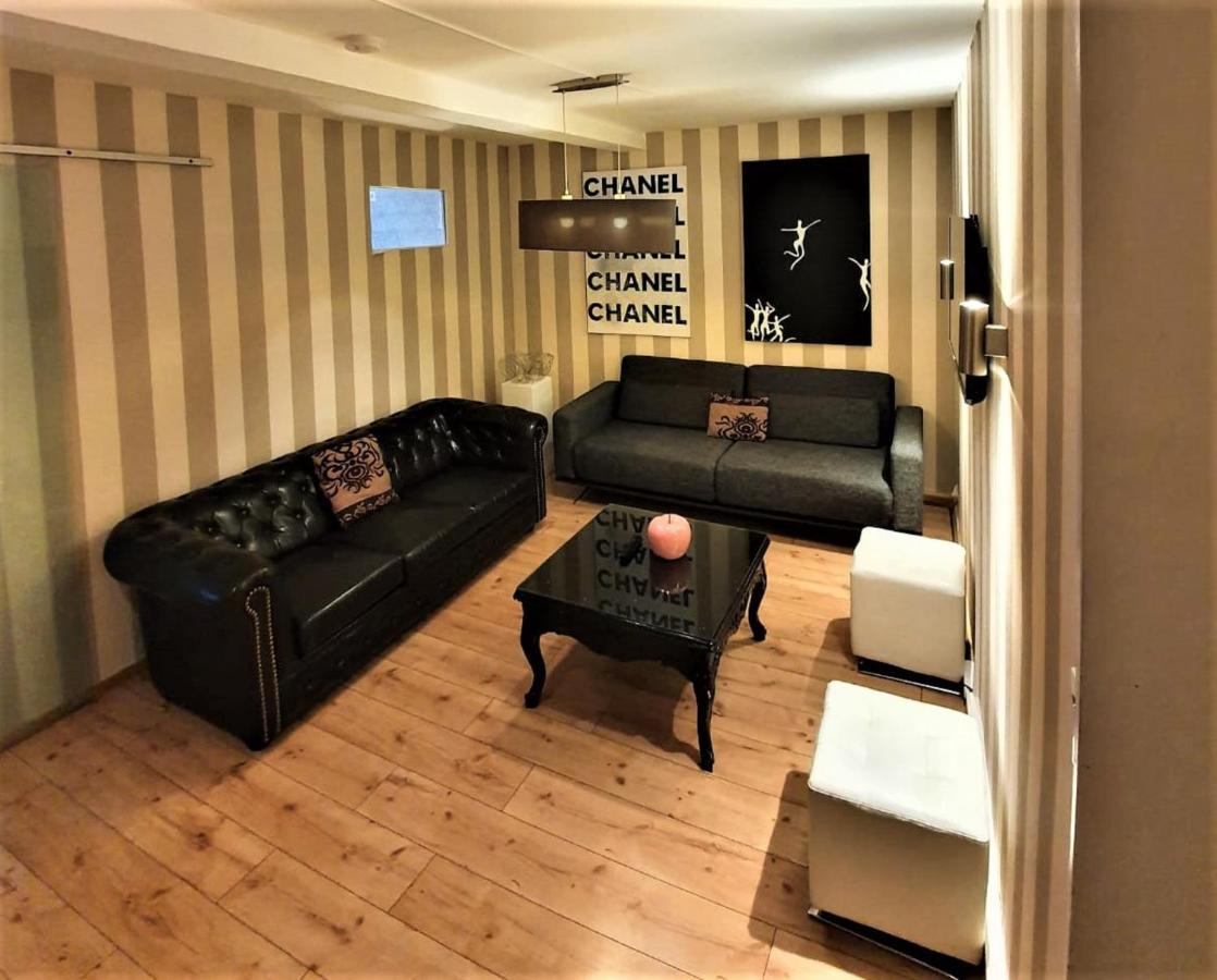 Design Apartment Barcelonanights Freiburg Bagian luar foto